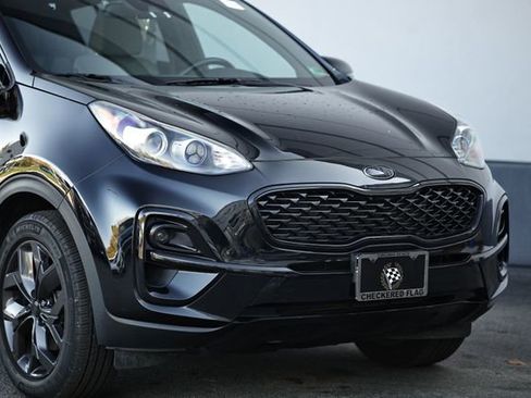 Used 2022 Kia Sportage Nightfall Edition image 2