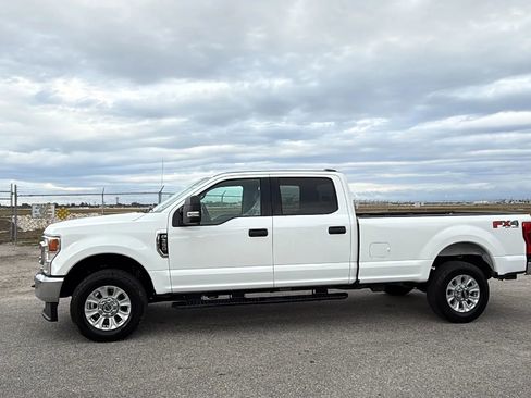 Used 2020 Ford F350 XLT image 2