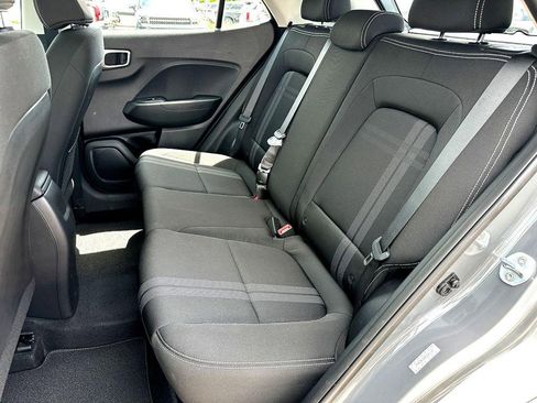 Used 2022 Hyundai Venue SEL FWD image 20