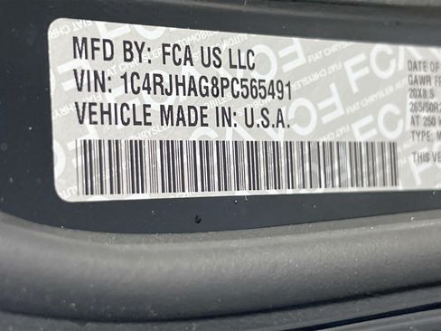Used 2023 Jeep Grand Cherokee Altitude AWD/4WD image 31