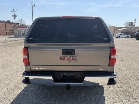 Used 2017 GMC Sierra 1500 SLE w/ SLE Value Package image 4