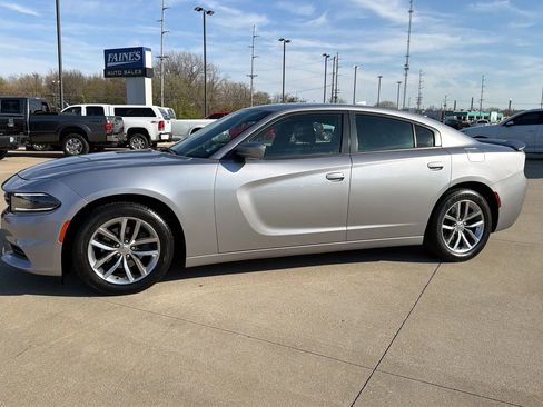 Used 2015 Dodge Charger SXT w/ Plus Group image 6