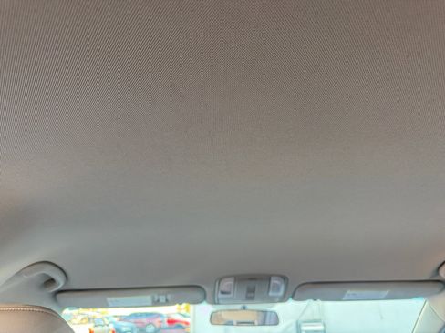 Used 2019 Kia Sedona L image 33