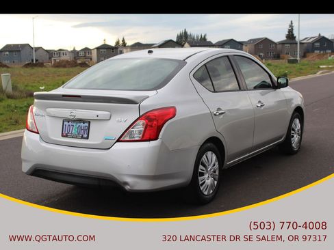 Used 2016 Nissan Versa SV FWD image 5
