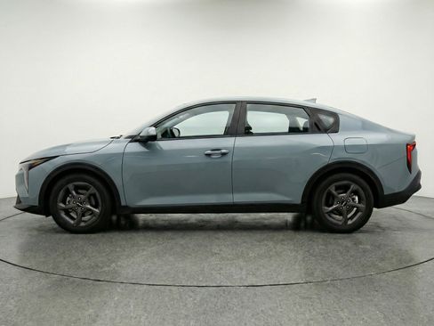 Used 2025 Kia K4 LXS image 5
