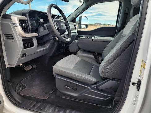 Used 2025 Ford F250 XLT AWD/4WD image 17