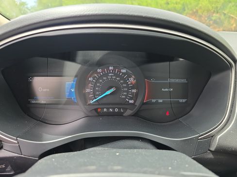 Used 2018 Ford Fusion SE w/ Fusion SE Technology Package FWD image 12