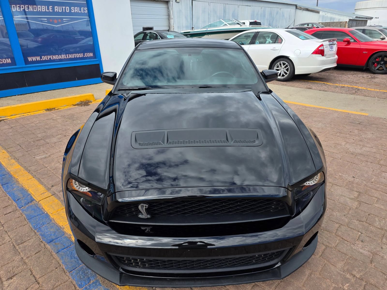 Used 2010 Ford Mustang Shelby GT500 RWD image 2