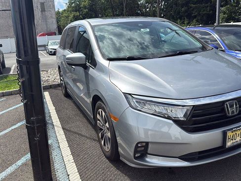 Used 2024 Honda Odyssey EX-L image 2