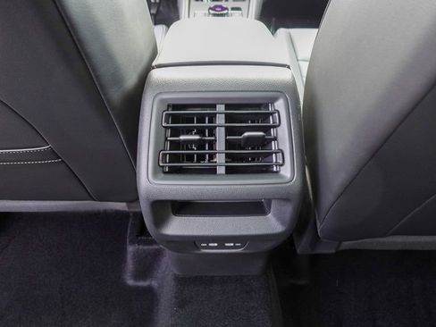 New 2026 Volkswagen Tiguan SE image 24