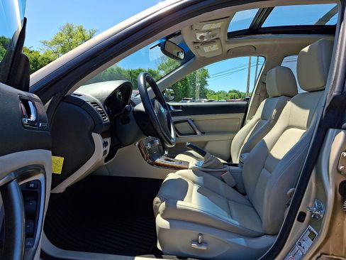 Used 2009 Subaru Outback 2.5i Limited AWD/4WD image 13