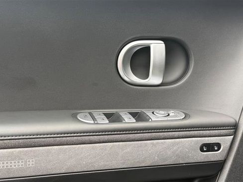 Used 2024 Hyundai Ioniq 5 Limited image 12