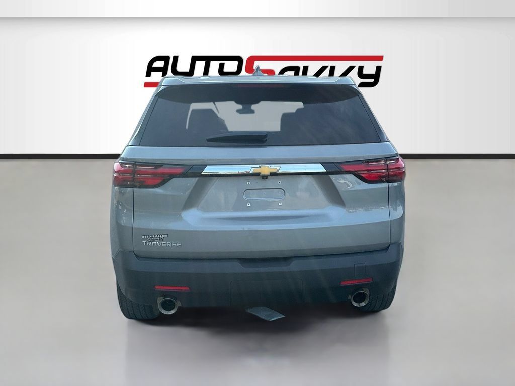 Used 2023 Chevrolet Traverse LS FWD image 6