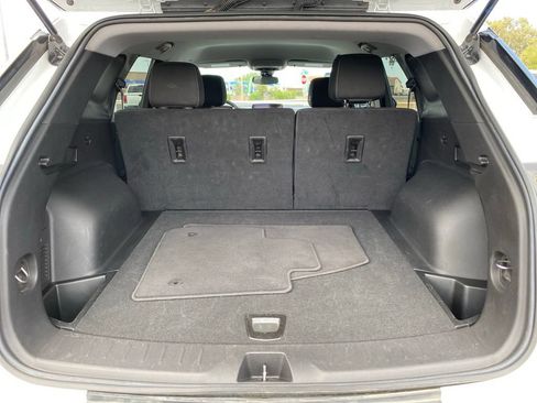 Used 2025 Chevrolet Blazer LT FWD image 19