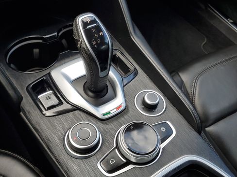 Used 2022 Alfa Romeo Giulia Sprint image 25