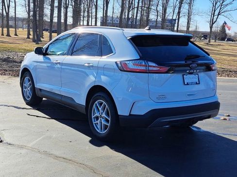 Certified 2023 Ford Edge SEL w/ Convenience Package AWD/4WD image 4