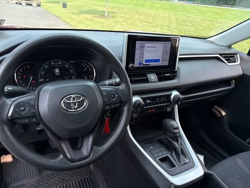 Used 2023 Toyota RAV4 LE AWD/4WD image 17