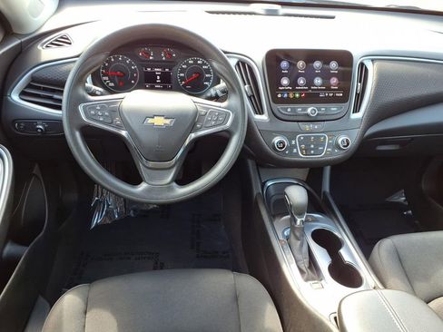 Used 2025 Chevrolet Malibu LT image 9
