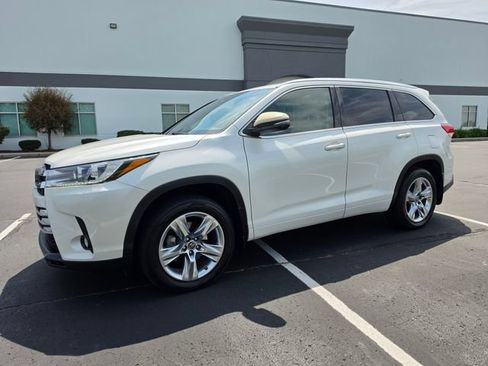 Used 2018 Toyota Highlander Limited AWD/4WD image 12