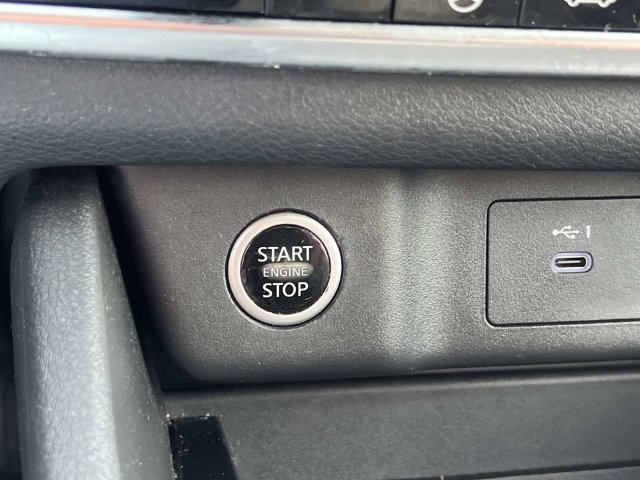 Used 2022 Nissan Rogue S AWD/4WD image 23