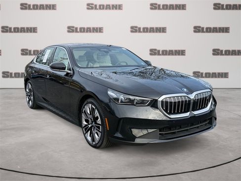 Certified 2025 BMW i5 xDrive40 w/ Premium Package image 7