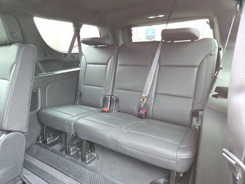 Used 2023 Chevrolet Suburban LT w/ Luxury Package image 30