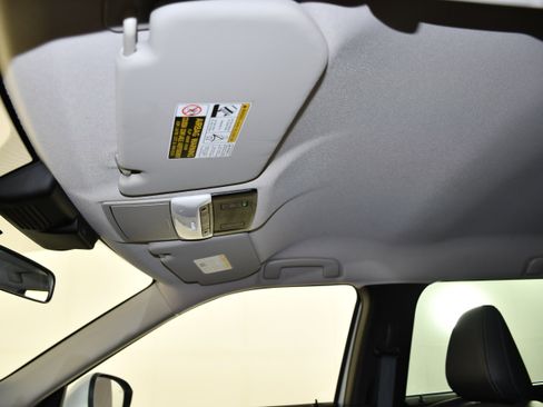 Used 2023 Mitsubishi Outlander SE AWD/4WD image 38