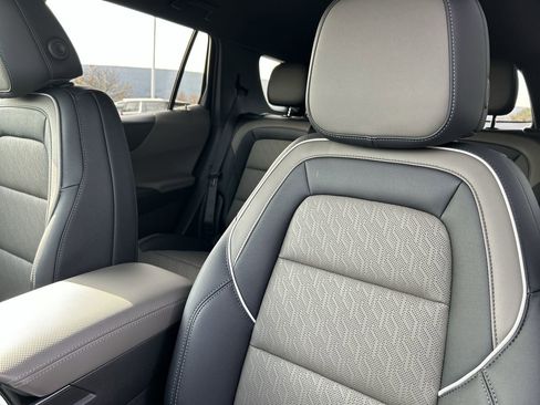 New 2026 Chevrolet Equinox LT w/ Convenience Package II image 22