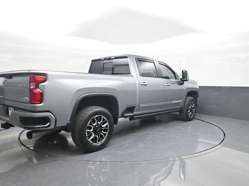 Used 2024 Chevrolet Silverado 2500 High Country w/ High Country Premium Package AWD/4WD image 8