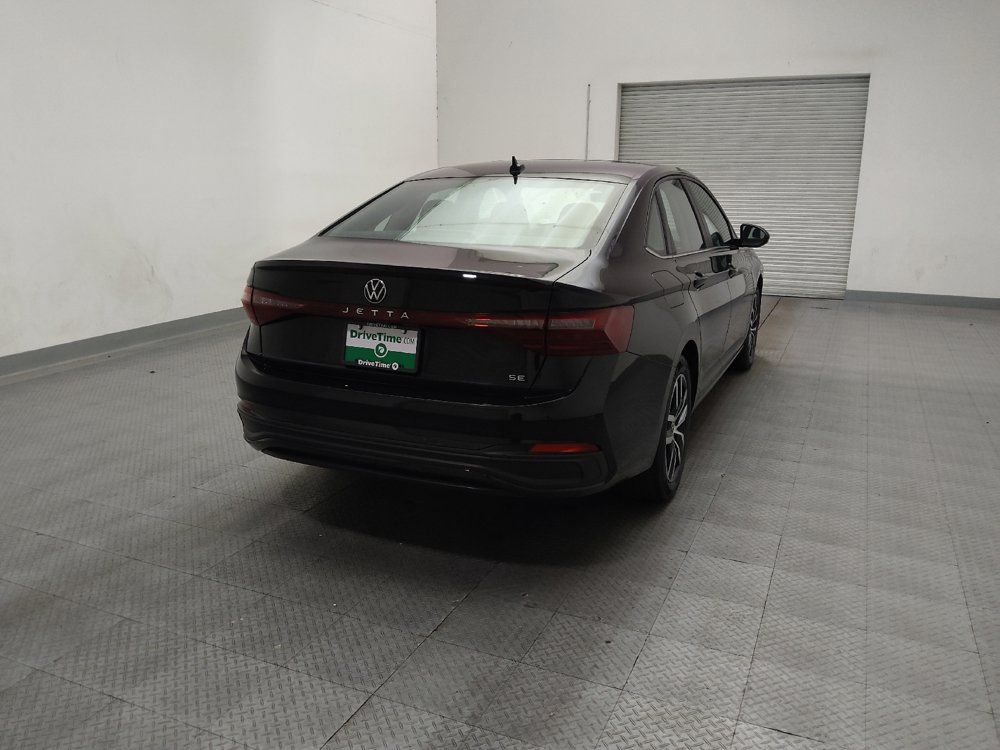 Used 2025 Volkswagen Jetta SE FWD image 7
