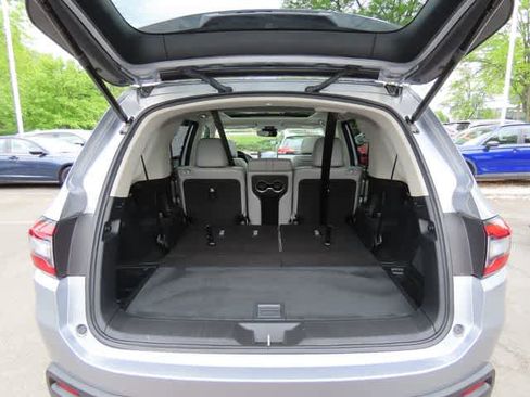 Used 2023 Honda Pilot Elite image 12