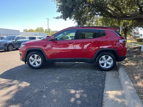 Used 2021 Jeep Compass Latitude image 4