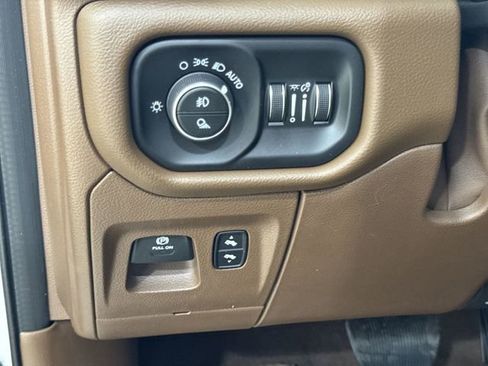 Used 2020 RAM 1500 Laramie AWD/4WD image 35