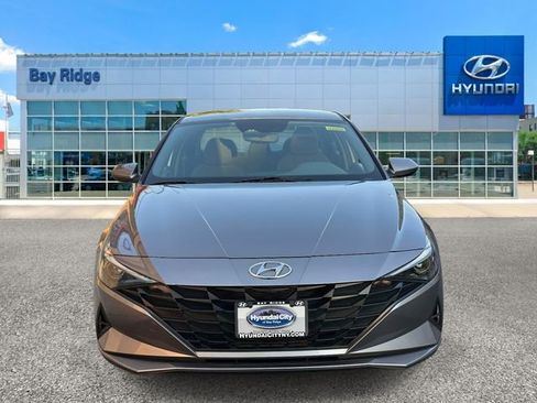 Used 2023 Hyundai Elantra SEL FWD image 11