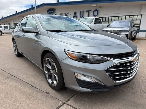 Used 2024 Chevrolet Malibu LT FWD image 2