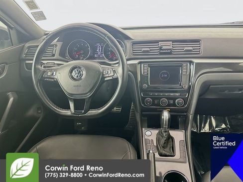 Used 2018 Volkswagen Passat 3.6 image 25