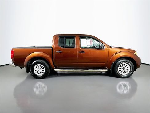 Used 2018 Nissan Frontier SV image 7