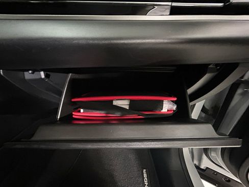 Used 2025 Mitsubishi Outlander SE image 28