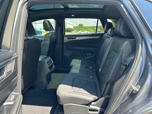 Used 2024 Volkswagen Atlas Cross Sport SE w/ Panoramic Sunroof Package FWD image 23