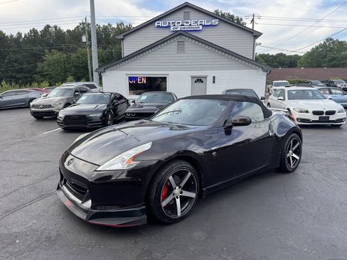 Used 2010 Nissan 370Z Touring RWD image 1