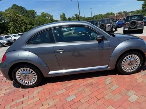 Used 2014 Volkswagen Beetle 1.8T FWD image 2