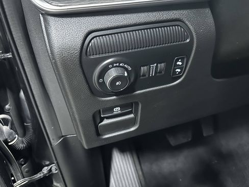 Used 2022 Jeep Wagoneer Series II AWD/4WD image 11