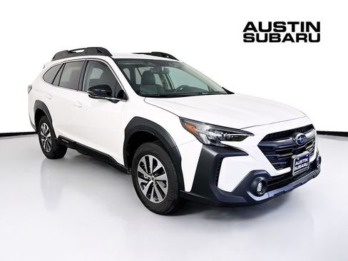 Used 2025 Subaru Outback Premium AWD/4WD image 1