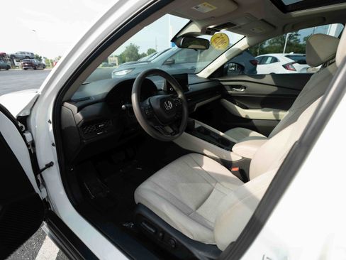 Used 2025 Honda Accord SE image 8