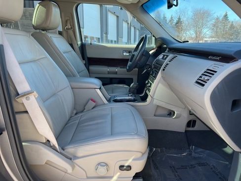 Used 2009 Ford Flex SEL image 11