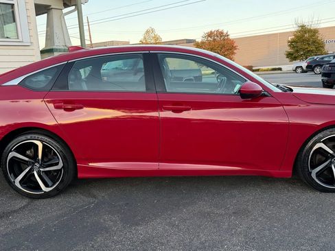 Used 2018 Honda Accord Sport image 6