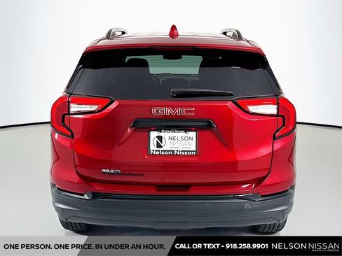 Used 2022 GMC Terrain SLE w/ Driver Convenience Package FWD image 6