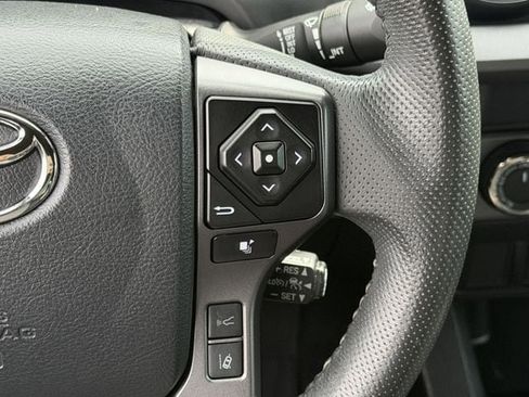 Used 2023 Toyota Tacoma TRD Off-Road image 16