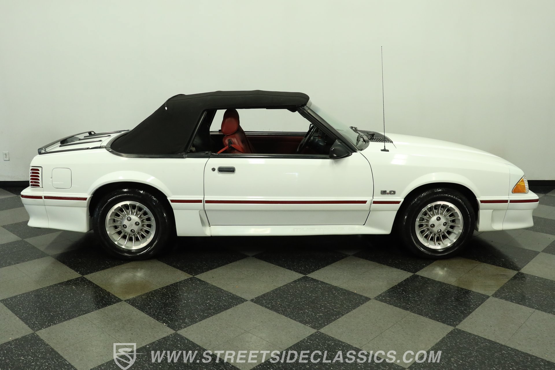 Used 1987 Ford Mustang GT RWD image 13