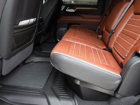 Used 2026 GMC Sierra 3500 Denali Ultimate image 17